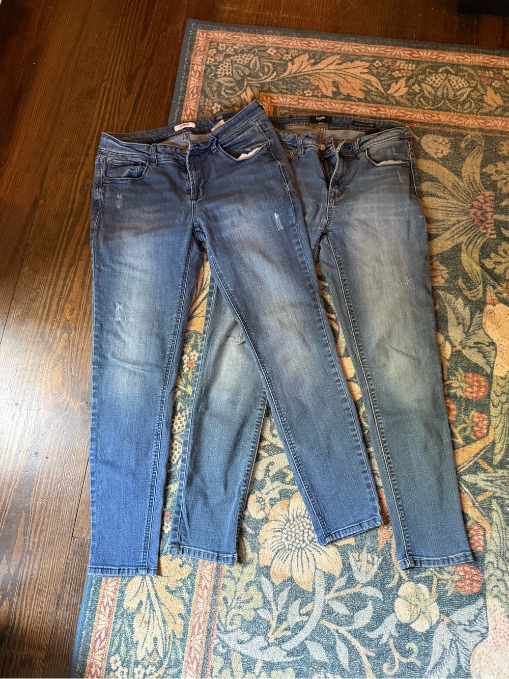 Kensie Cropped Ankle Jeans in Denim Blue (pair)